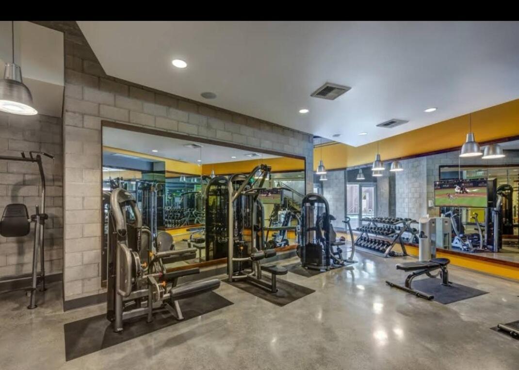 Charming 3 Bedroom With Pool Near Convention Center *