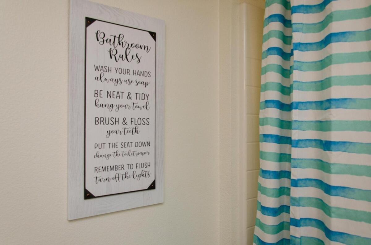 Charming 3 Bedroom With Pool Near Convention Center Apartment *