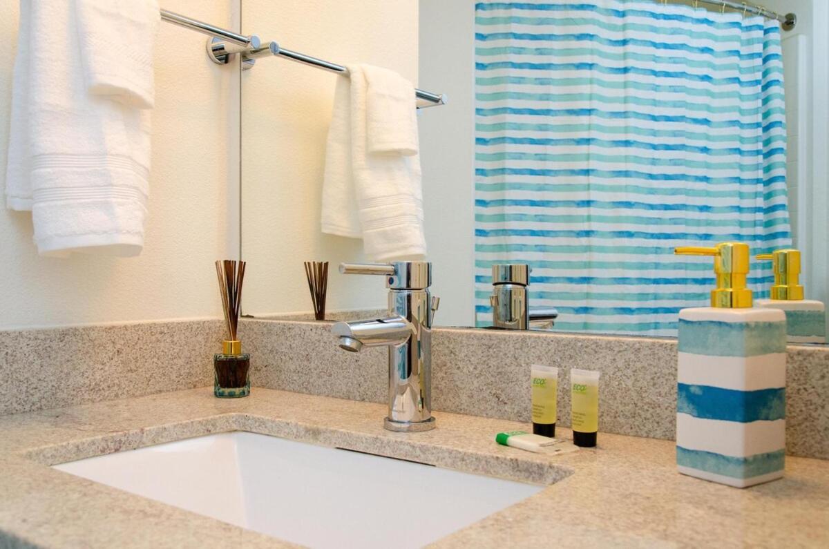 Charming 3 Bedroom With Pool Near Convention Center *