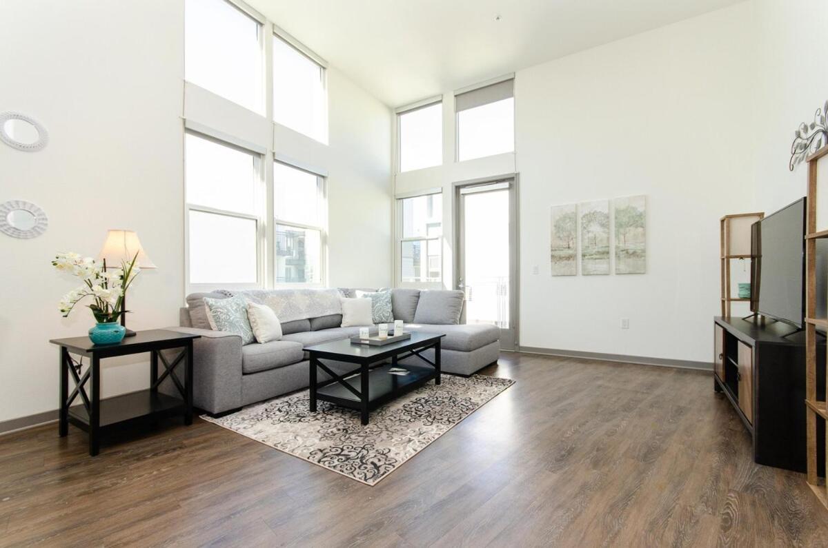 Charming 3 Bedroom With Pool Near Convention Center *